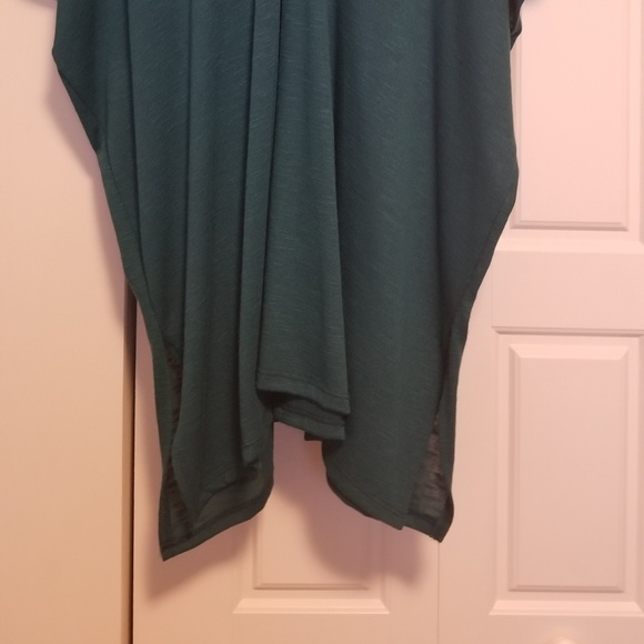 Top - Picture 2 of 2